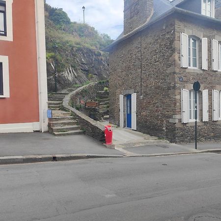 L'Etoile By Mrodbnb - Appart Neuf - Vue Mer - 25M Plage & Resto - Cine - Cheminee - Popcorn Cancale Luaran gambar
